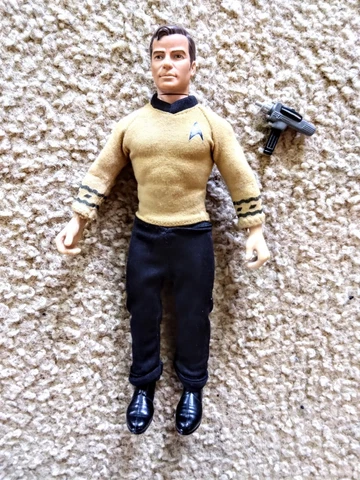 STAR TREK TOS MASTERPIECE CAPTAIN KIRK ACTION FIGURE AND PHASER Cover