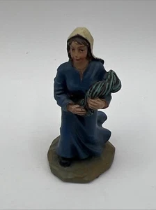 2002 Grandeur Noel Bethlehem Village Woman Holding Yarn Rope Sam’s Dept 56 - Picture 1 of 8