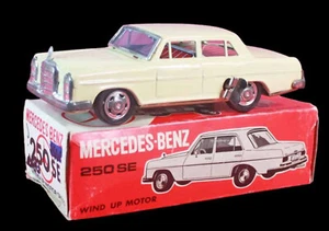Jouet Mercedes 250 SE / jouet ancien - Picture 1 of 6