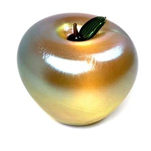 Pisapapeles Orient & Flume Art Glass iridiscente firmado por Apple - Imagen 1 de 3