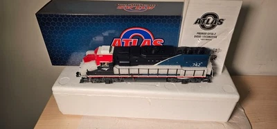 Atlas O 30138339 - Premier - GP38-2 Diesel Locomotive "Amtrak" #742 (Phase VII) - Image 1 of 4