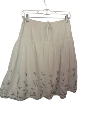 Womens White Embroidered Floral Cotton Skirt Elastic Waist & Tie Boho Hippie - Image 1 of 4