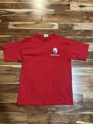 Camiseta De Colección Edición Equipo Ropa Roja L Hecha en EE. UU. Bordada Nebraska Fútbol Foto 1 de 4