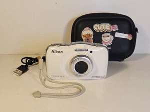 Nikon Coolpix S33 Blanc - Snapshot Numérique Waterproof 13,2Mpx - Fonctionnel - Picture 1 of 9