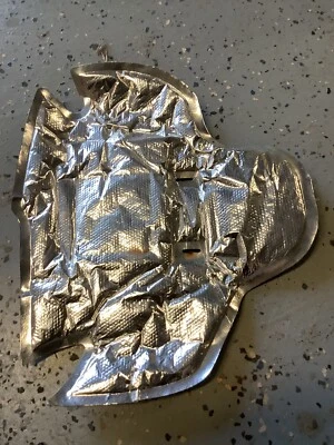 2009 09 08-09 SUZUKI GSXR600 GSXR750 FUEL GAS PETROL TANK HEAT SHIELD  - Image 1 of 3