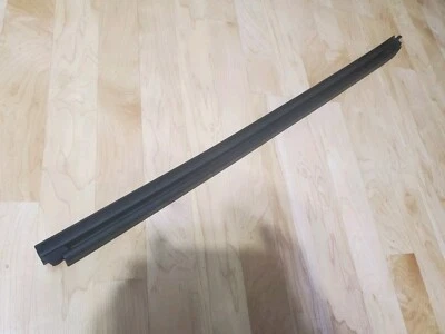  Dodge Grand Caravan 2011-2020 puerta delantera izquierda ventana cinturón resistente al clima    Foto 1 de 4