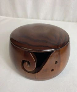 Crochet Yarn Bowl Solid Wood Yarn Bowl Holder Knitting Wool Small with cover - Bild 1 von 11