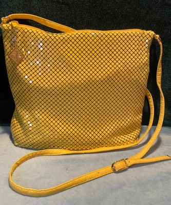 Bolso de Malla de Metal Amarillo Whiting and Davis De Colección ~ Bolso de Hombro ~ Hecho en Hong Kong Foto 1 de 4