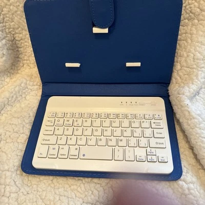Universal Blue Keypad Slim Wireless Portable Keypads Bluetooth-Compatible - Image 1 of 4