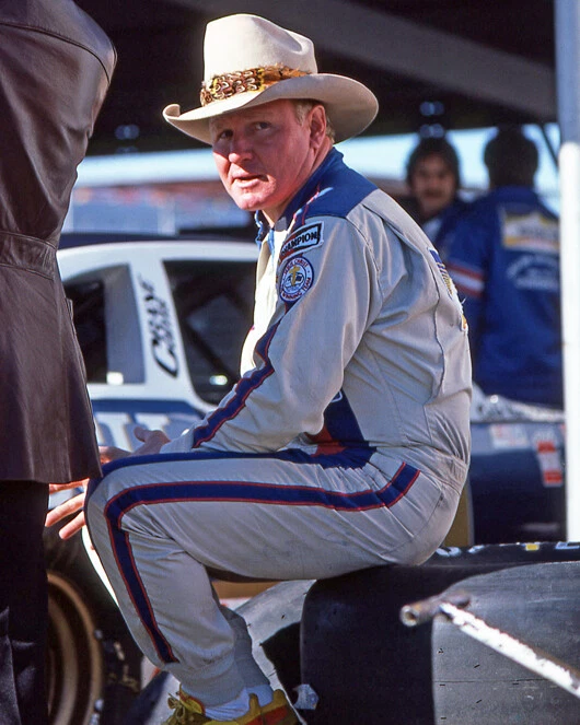 Póster de Daytona 1979 Driver Cale Yarborough 8x10 impresión brillante patio 2011 Foto 1 de 1