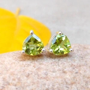 Green Peridot Gemstone Stud Earring in 925 Sterling Silver Handmade earring Gift - Picture 1 of 6