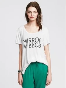 Banana Republic "MIRROR" Graphic Tee, 100% Viskose, weiß, Größe M, Neu mit Etikett - Bild 1 von 6