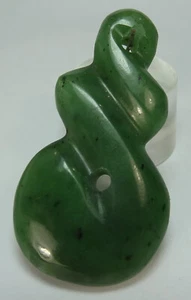 52 Carats handmade Twisted Green Nephrite Pendant from Afghanistan, (Ts-12) - Picture 1 of 4