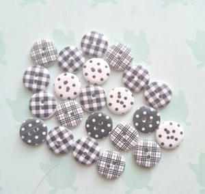 Black & White Pattern Wooden Buttons, 2-Hole Flatback, Crafts, Sewing UK Seller - Picture 1 of 5