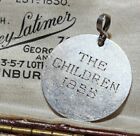 Pendentif 4,3 g argent sterling 1955 The Children Joyce curio pour collier