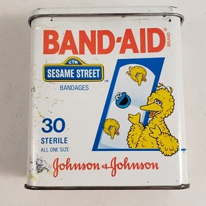 Vintage Blechdose Metall Sesamstraße großer Vogel Krümelmonster Pflaster Behälter - Bild 1 von 6