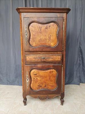 Homme Debout Louis XV en noyer et loupe de frêne - Photo 1/4