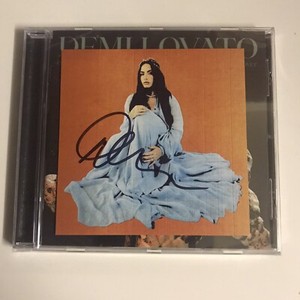 Demi Lovato - Dancing With The Devil Colour Cd & Signed Art Card (2)