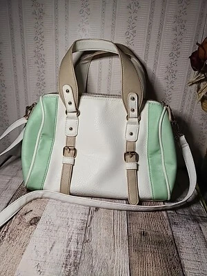 Encantador monedero Charlie. Hombro B verde y blanco. Cuero sintético buen estado  Foto 1 de 4