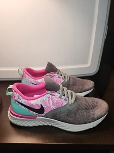 Size 11 - Nike Odyssey React 2 Flyknit FLR Gray/Pink Women’s 11 C17578-001 - Picture 1 of 6