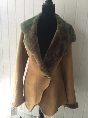 $1995.00 NWOT Lights Weight Spanish Merino Shearling Fur Jacket SZ M/L Fitted - Image 1 of 4