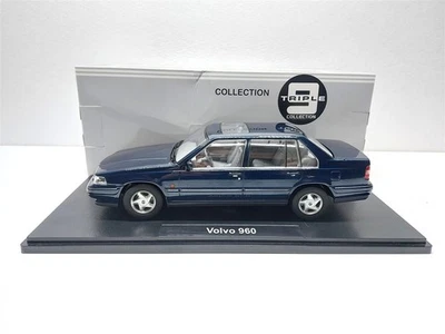 Volvo 960 Blu del 1996 - 1/18 Triple9 **DIFETTO** - Immagine 1 di 4