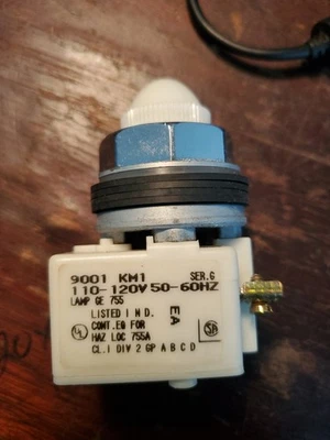 SQUARE D SCHNEIDER ELECTRIC 9001-KM1W / 9001KM1 WHITE PILOT LIGHT (TA5MS) - Image 1 of 4