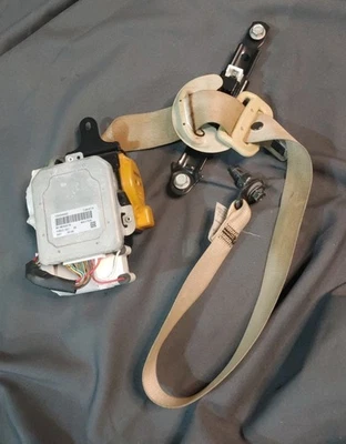 2009 - 2015 INFINITI FX35 FRONT LEFT DRIVER SIDE SEATBELT RETRACTOR BEIGE - Imagem 1 de 2