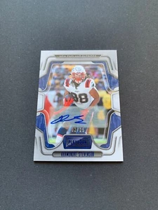 Rhamondre Stevenson 2022 Playbook Blu #133 Rookie Auto #’d /25 Patriots - Foto 1 di 2