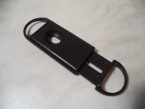 Spuntasigari fb da tasca in plastica Color NERO Spunta Sigaro nuovo - Picture 1 of 3