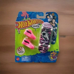 New 2022 Hot Wheels Skate Tony Hawk SKULL GRIND Fingerboard - Picture 1 of 1