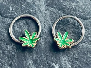 P2GO Coppia di Anello Prigioniero 316L SS Accentato con Foglia di Marijuana Oro/Verde - Foto 1 di 2