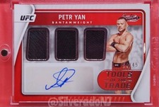 2022 Panini Chronicles UFC Absolute Tools of the Trade Auto Petr Yan #16/49