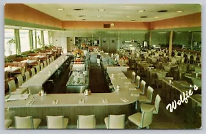 1960s St Petersburg FL - Wolfie's Diner -Interior Fountain Centr. Plaza Postcard - Picture 1 of 3