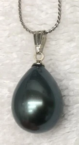 Grande ciondolo di perle nere a forma di pera catena 17" - Foto 1 di 8