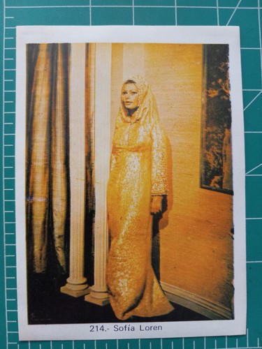 1973 ESTRELLAS DE TV SHOW Y CINE CARD SOFIA LOREN ARABESQUE DIOR ABITO