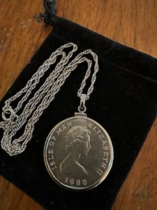 1980 Isle Of Man Silver Christmas 50 Pence Coin 18”Pendant Necklace - Picture 1 of 7