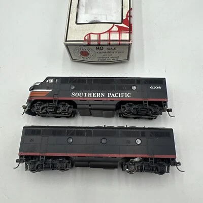 STEWART KATO SOUTHERN PACIFIC F3A POWERED DIESEL LOCOMOTIVE 6108 & F3B DUMMY EUC - Image 1 of 4