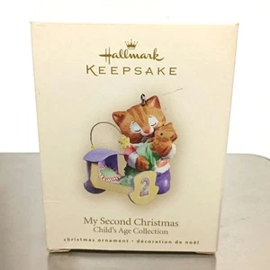 Hallmark Ornament Mai zweite Weihnachten " Go to sleep, Dolly " Kätzchen Vintage - Bild 1 von 7