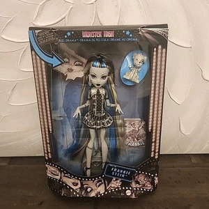 Monster High Frankie Stein Reel Drama Fashion Doll *IN HAND* - Picture 1 of 4