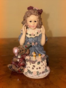 Boyds Yesterday’s Child Dollstone Rebecca 1995 con estatuilla de cumpleaños de Elliot de colección - Imagen 1 de 7