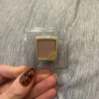 Sombra Hourglass Curator Single In Shade: ALT (CETIM) 0,03 oz. / 1G. - Imagem 1 de 4