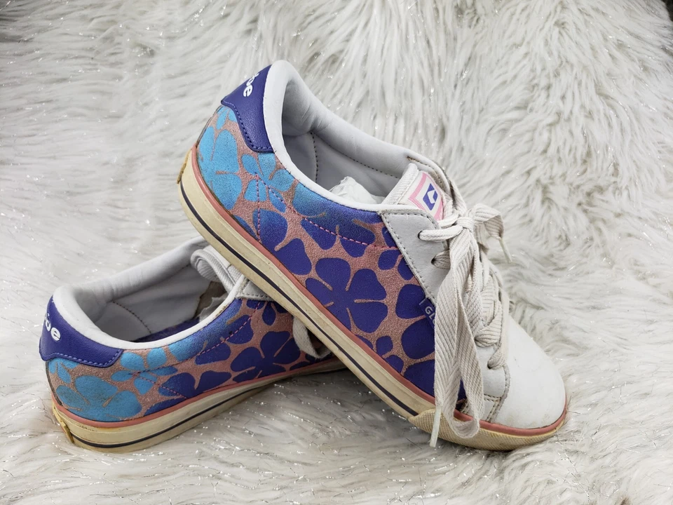 GLOBE Cáliz Púrpura Flores Gamuza Zapatos de Skate para Mujer Talla US 7.5 EUR 38.5 Foto 1 de 4