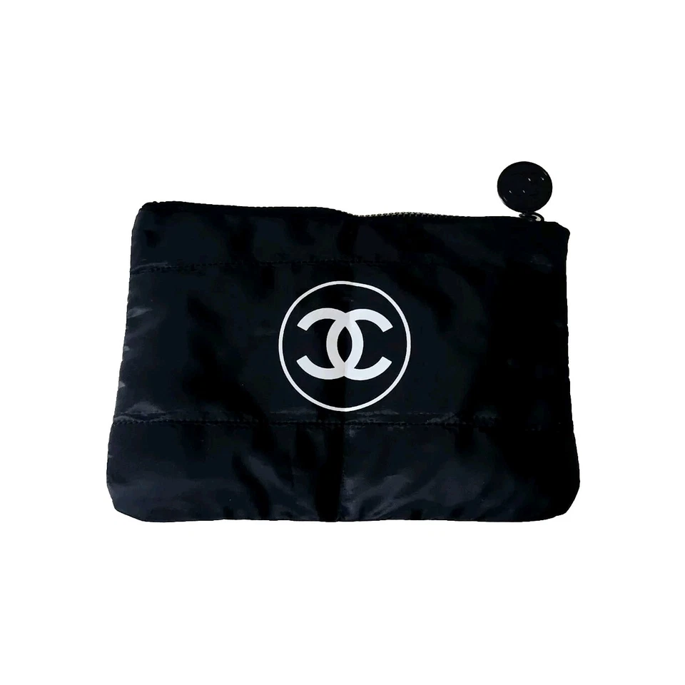 Bolsa hinchada cosmética Chanel Foto 1 de 4