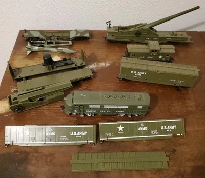 MODEL POWER HO Scale UNITED STATES ARMY D.O.D. 113 LOCOMOTIVE & OTHER MISC. - Image 1 of 4