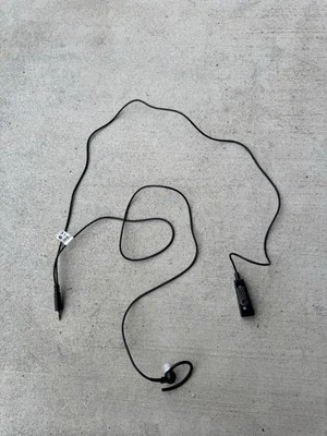 Motorola 2-Wire Radio Headset/Microphone w/ 3.5mm Aux Plug - Image 1 of 4