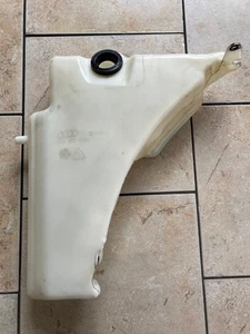 Audi A4 8K B8 año 09 orig. Depósito de agua de limpiaparabrisas 8T0955453B - en blanco - Imagen 1 de 13
