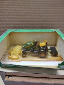 2001 ERTL 1/16 Scale John Deere SST18 Spin-Steer Mower #15292 Die-Cast Metal - Picture 1 of 10