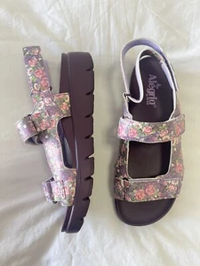 Alegria | SZ 40 (9.5) Henlee Purple Garden Chic Adjustable Multi-Strap Sandal - Picture 1 of 7