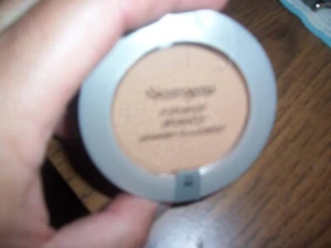 Neutrogena NEW Mineral Sheers, Powder Foundatio honey beige 70, 0.34 oz - Picture 1 of 7